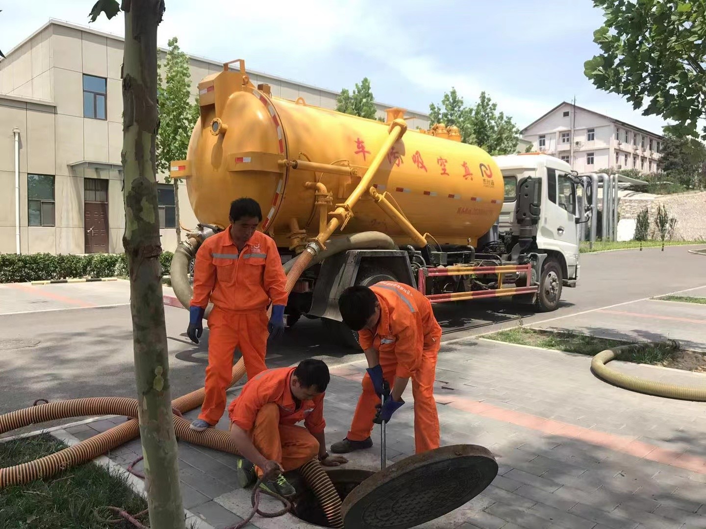 普洱化粪池清理与5-8吨吸粪车施工效率分析